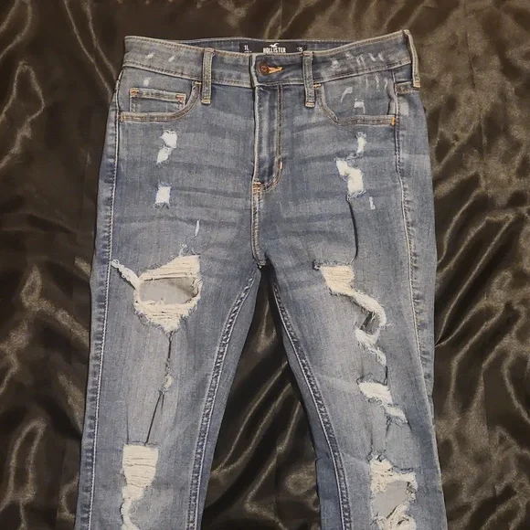 Hollister Jeans - Picture 7 of 15